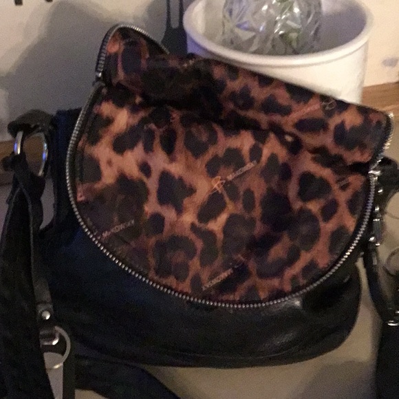 B Makowsky Leather Crossbody - Picture 3 of 6